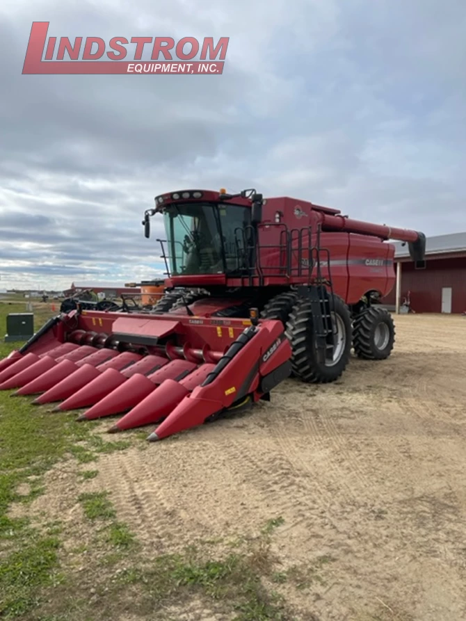 Case Ih USED 2007 CIH 7010 COMBINE & HEADS CO4137