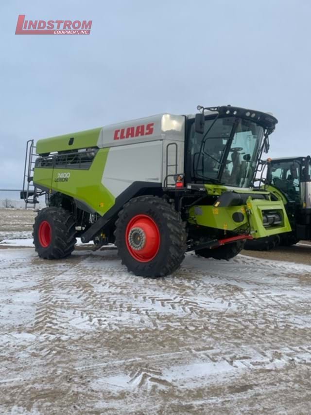 NEW 2023 CLAAS 7400 LEXION COMBINE CO4221